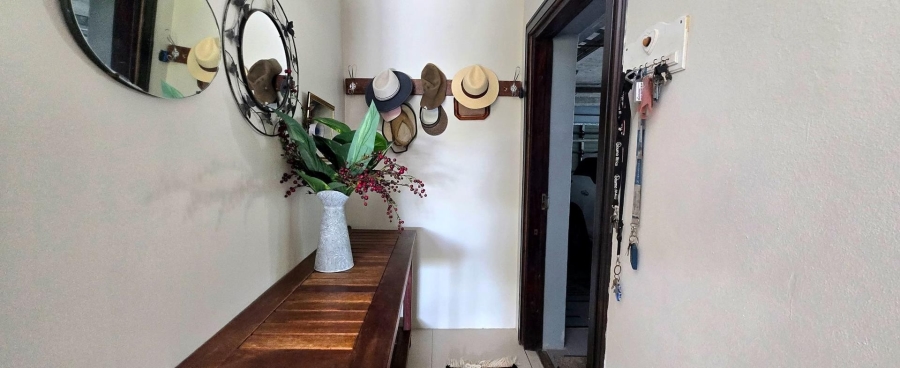 6 Bedroom Property for Sale in Franskraal Western Cape